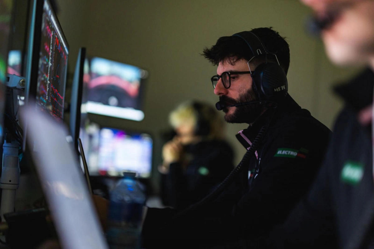 DMG 1 Nissan FE Control room 3 DMG 1 Nissan FE Control room 3